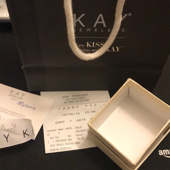 14k Y Gold Ring w/ Dimond Cut Engraved Pattern - Picture 5 of 5